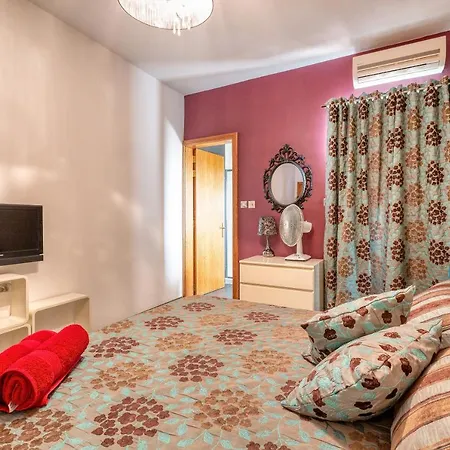 Апартаменты Stunning 3br Marina View In With Balcony