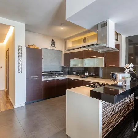 Stunning 3br Marina View In With Balcony By 360 Estates * Pietà