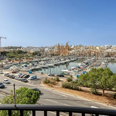Апартаменты Stunning 3br Marina View In With Balcony Pieta