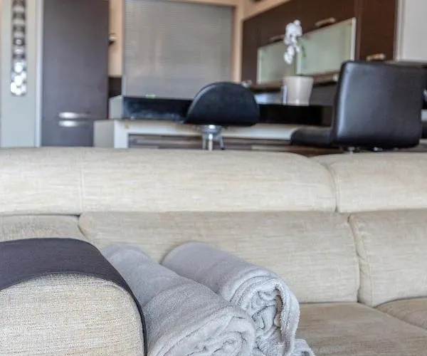 Stunning 3br Marina View In With Balcony By 360 Estates * Pietà