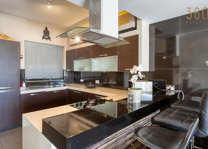 Stunning 3br Marina View In With Balcony By 360 Estates Appartement Pietà