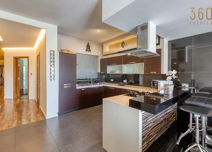 Stunning 3br Marina View In With Balcony By 360 Estates * Pietà